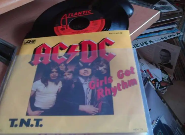 SINGLE AC/ DC GIRLS GOT RHYTHM ansehen