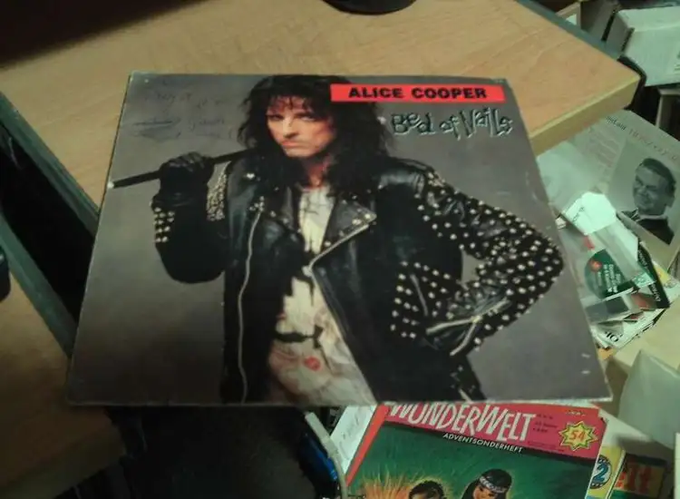 SINGLE ALICE COOPER BED OF NAILS ansehen