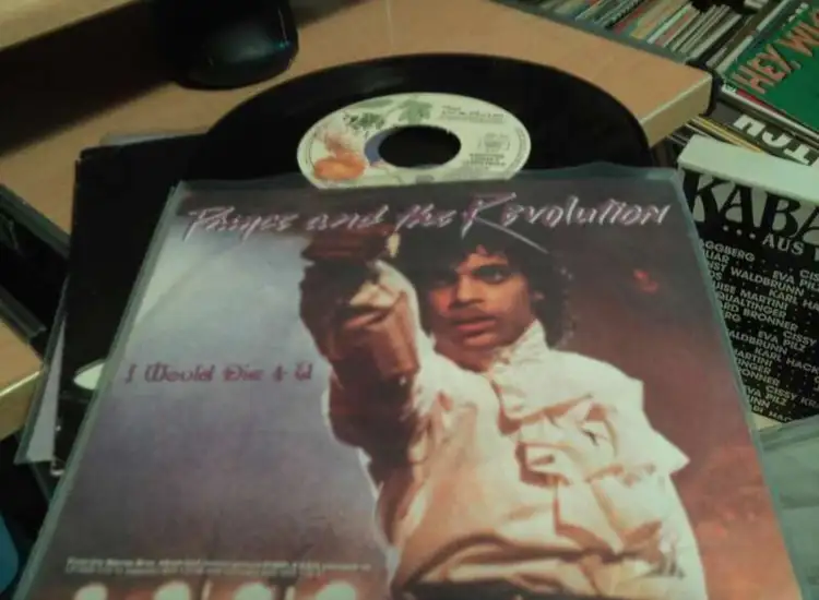 SINGLE PRINCE AND THE REVOLUTION I WOULD DIE 4 U ansehen