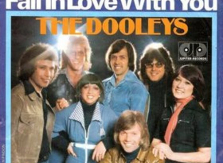 "7"" The Dooleys - Think I'm Gonna Fall In Love With You" ansehen