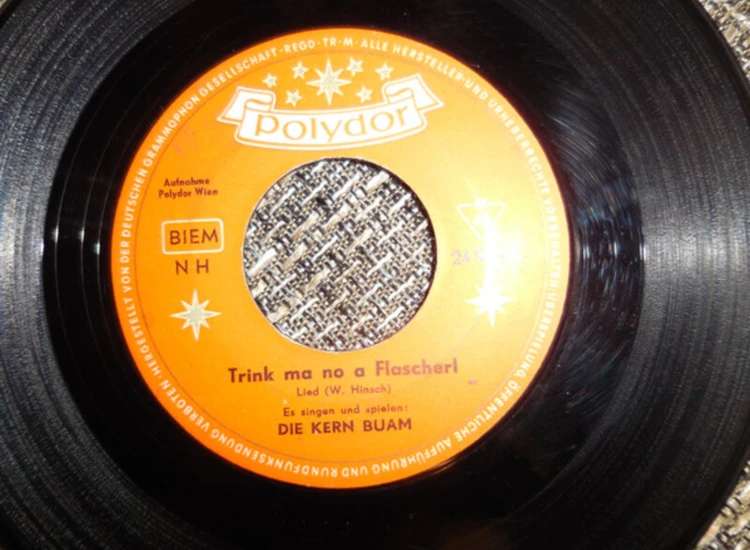 "7"", Single, Mono Die Kern Buam - Trink Ma Nu A Flascherl" ansehen