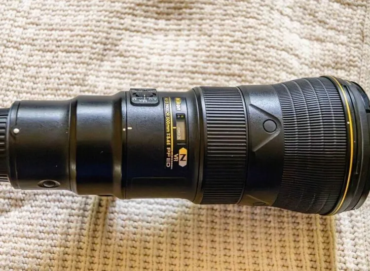 Nikon 500 mm Festbrennweite inklusive: Objektivdeckel, 95mm UV-Filter ansehen