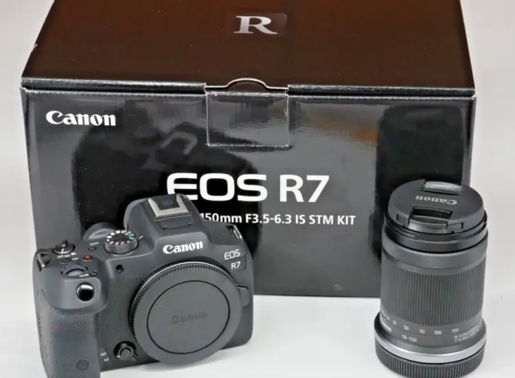 Canon EOS R7 32,5MP Kit mit RF-S 18-150mm ansehen