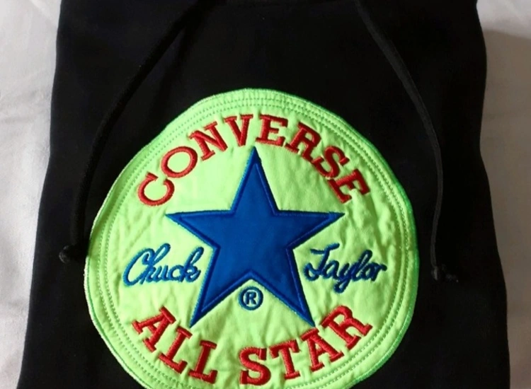 Converse Hoodie  ansehen