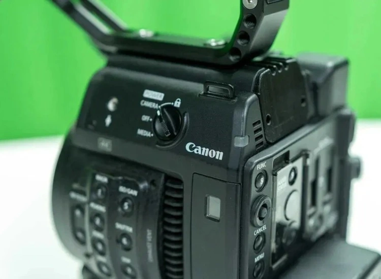 Canon EOS C200 like c200b Tilta handle Raw 4k 50p mxf ansehen