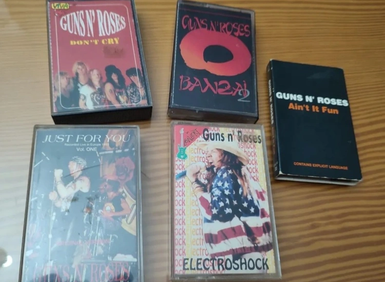 GUNS N ROSES 5 X KASSETTE ansehen