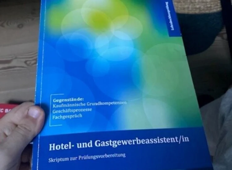 Hotel- und Gastgewerbeassistent - Skriptum zur Prüfungsvorbereitung ansehen