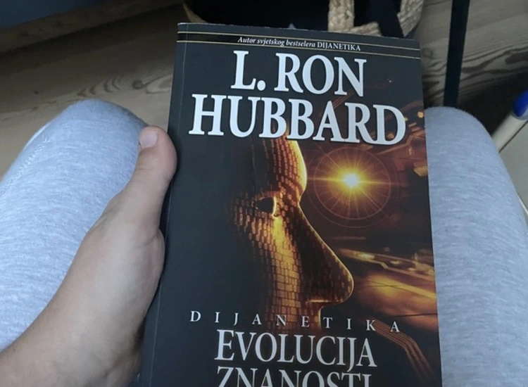 L. Ron Hubbard - Evolucija Znanosti ansehen