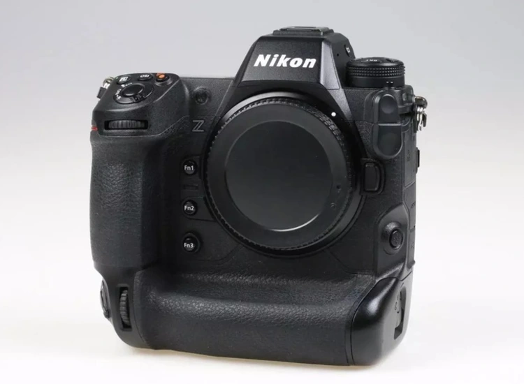 Nikon Z 9 45,7MP Spiegellose Systemkamera  ansehen