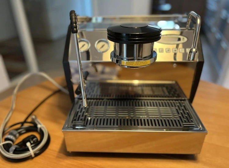 La Marzocco GS/3 schwarze Seitenteile ansehen