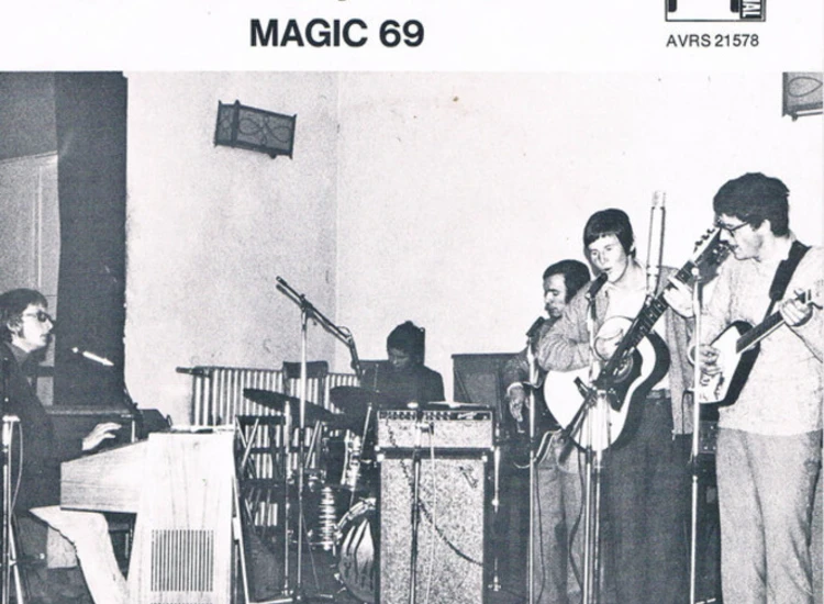 "Magic 69 - Sky Break / Life Is Only A Game (7"", Single)" ansehen